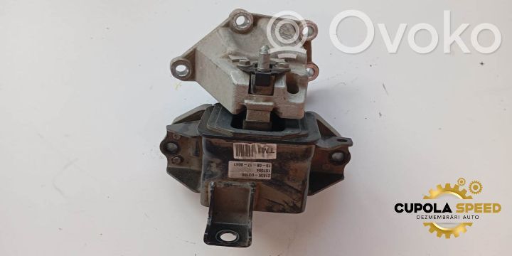 Engine mount bracket   21830D3100