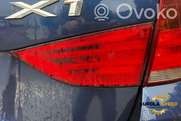 Tailgate rear/tail lights