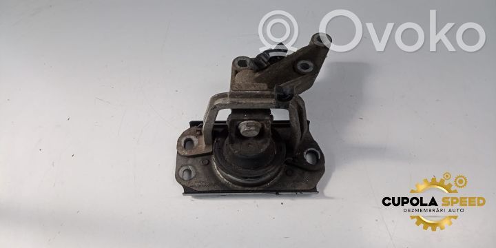 Renault Symbol I Engine mount bracket 