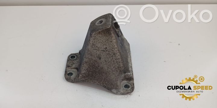 Engine mounting bracket   6795958