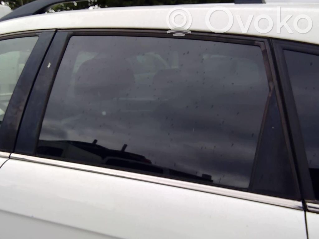 Chevrolet Captiva Luna de la puerta trasera 