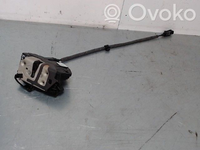 Ford Focus Priekšpusē slēdzene 