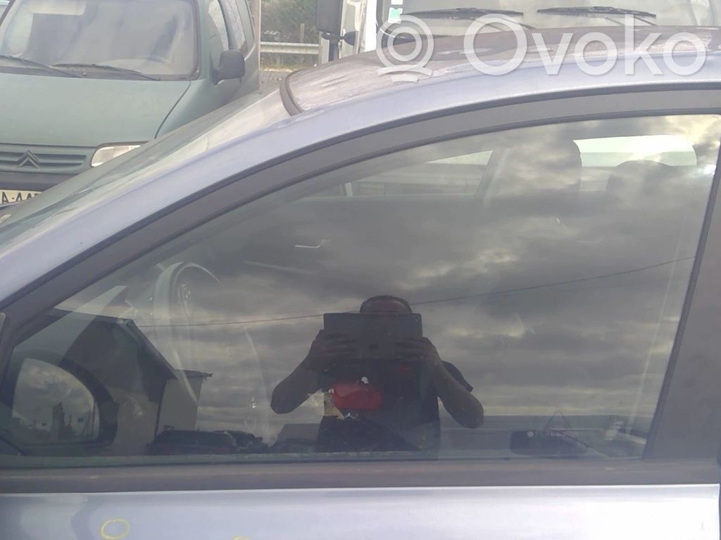 KIA Ceed Front door window glass four-door 