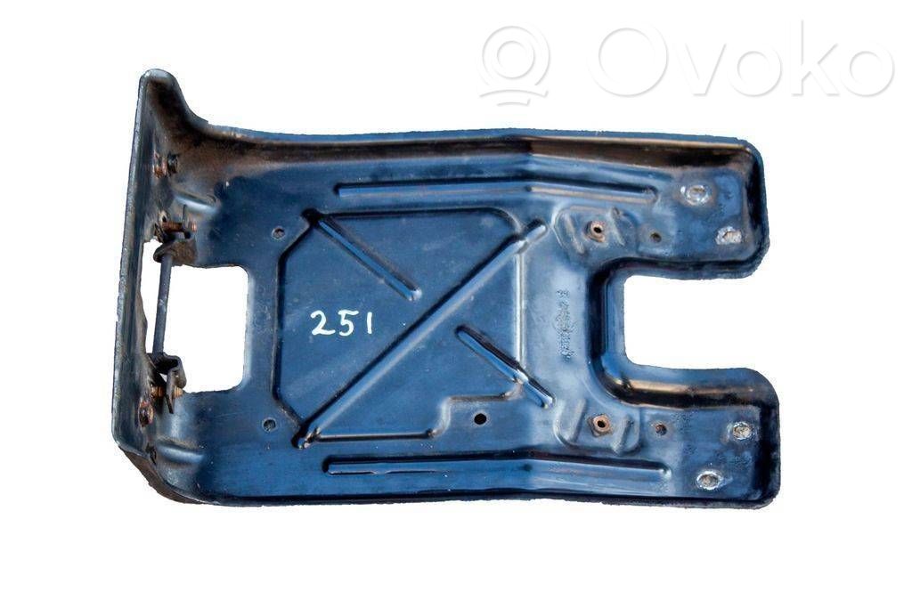 Mercedes-Benz R W251 Top upper radiator support slam panel 