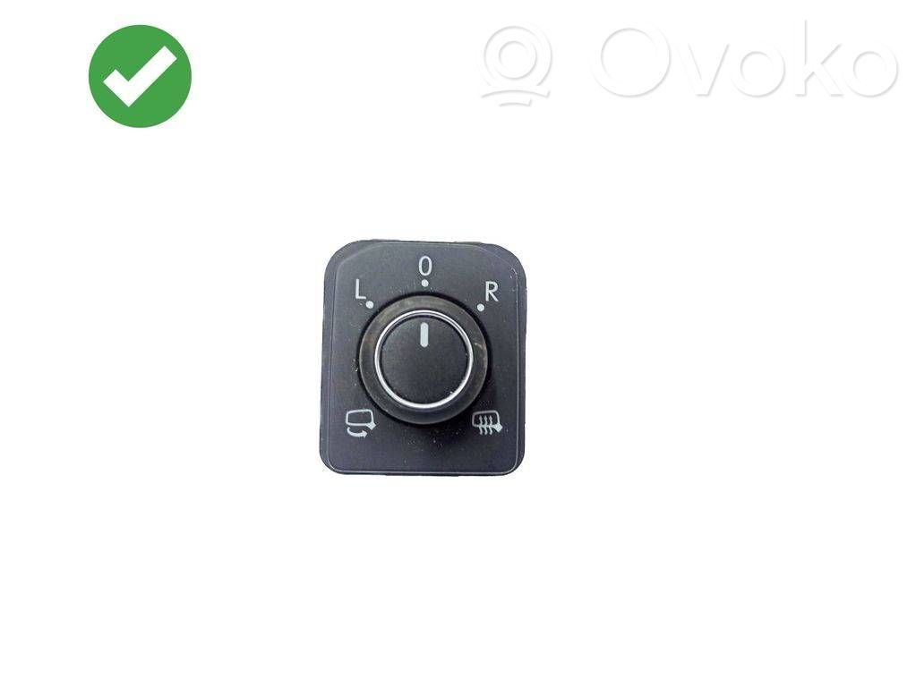 Audi A1 Wing mirror switch 