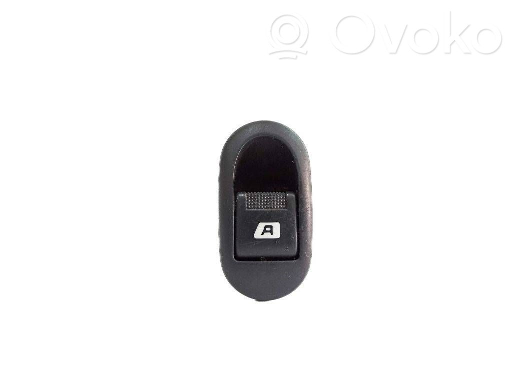 Peugeot 1007 Electric window control switch 