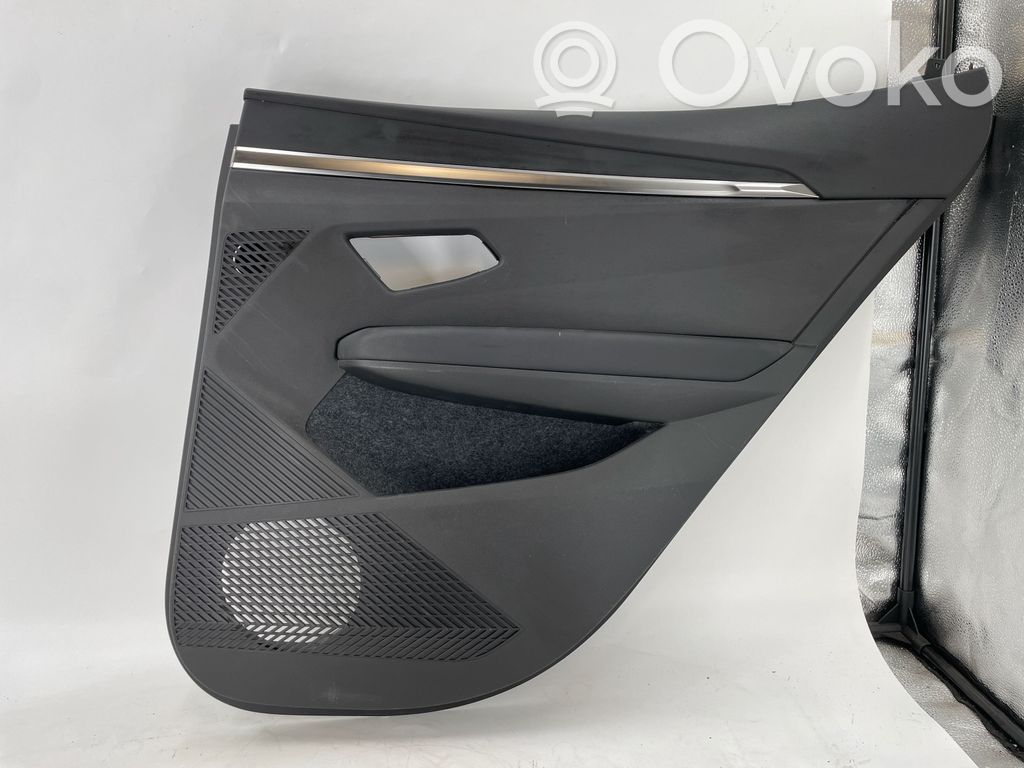 Renault Megane E-Tech Apmušimas galinių durų (obšifke) 