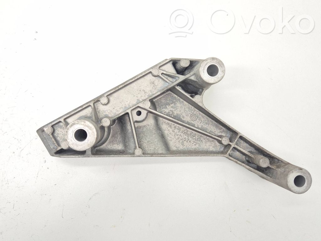 Opel Insignia B Engine mounting bracket 