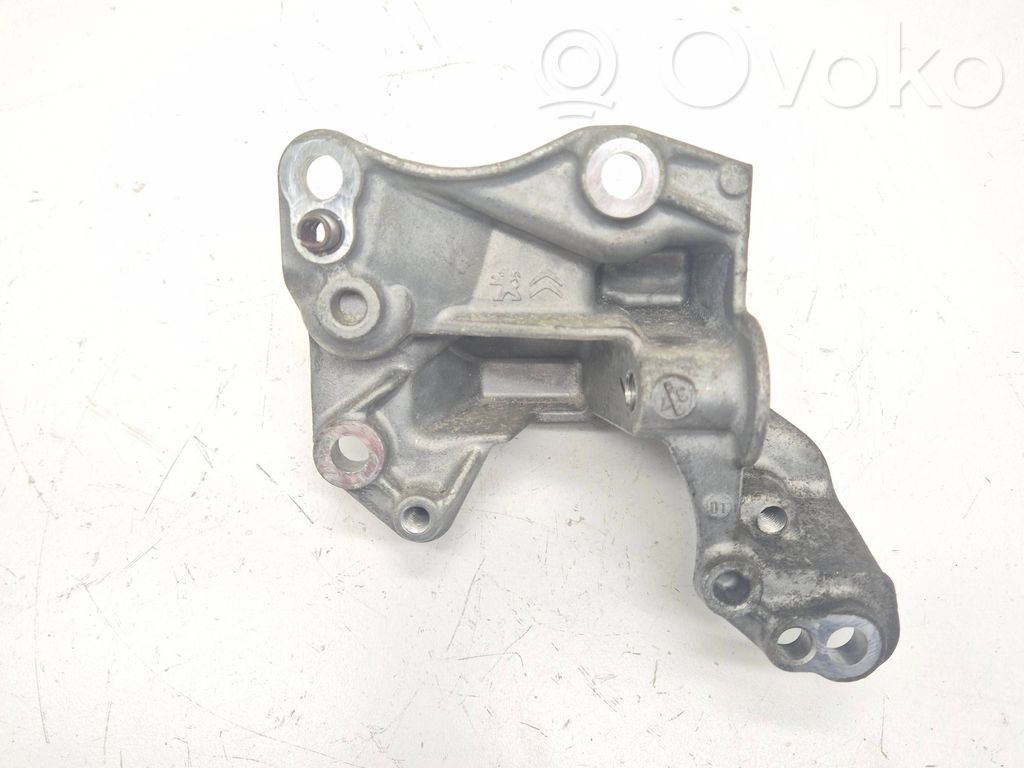 Citroen C3 Generator/alternator bracket 