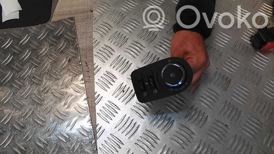Opel Corsa D Interrupteur d’éclairage 