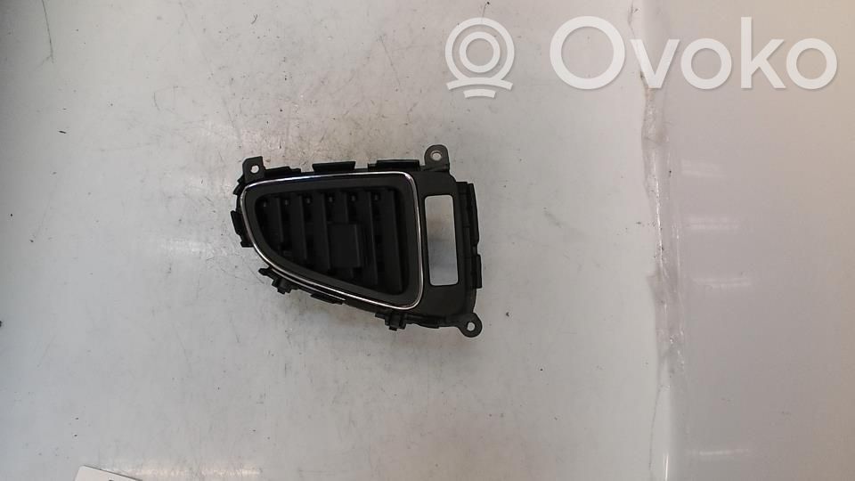 Honda HR-V Dysze / Kratki środkowego nawiewu deski rozdzielczej 