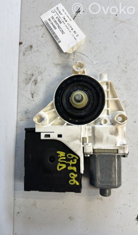 Volkswagen Golf V Moteur de lève-vitre de porte avant 