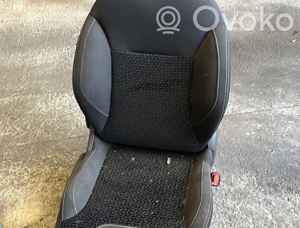 Citroen C3 Etumatkustajan istuin 