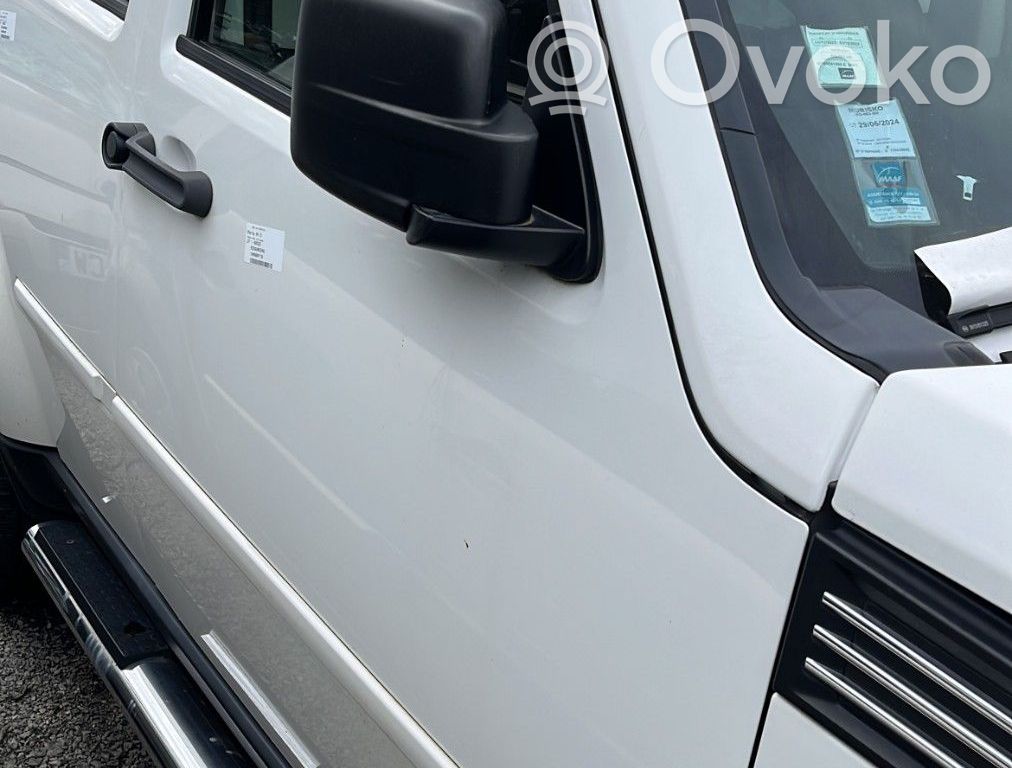 Dodge Nitro Durvis 