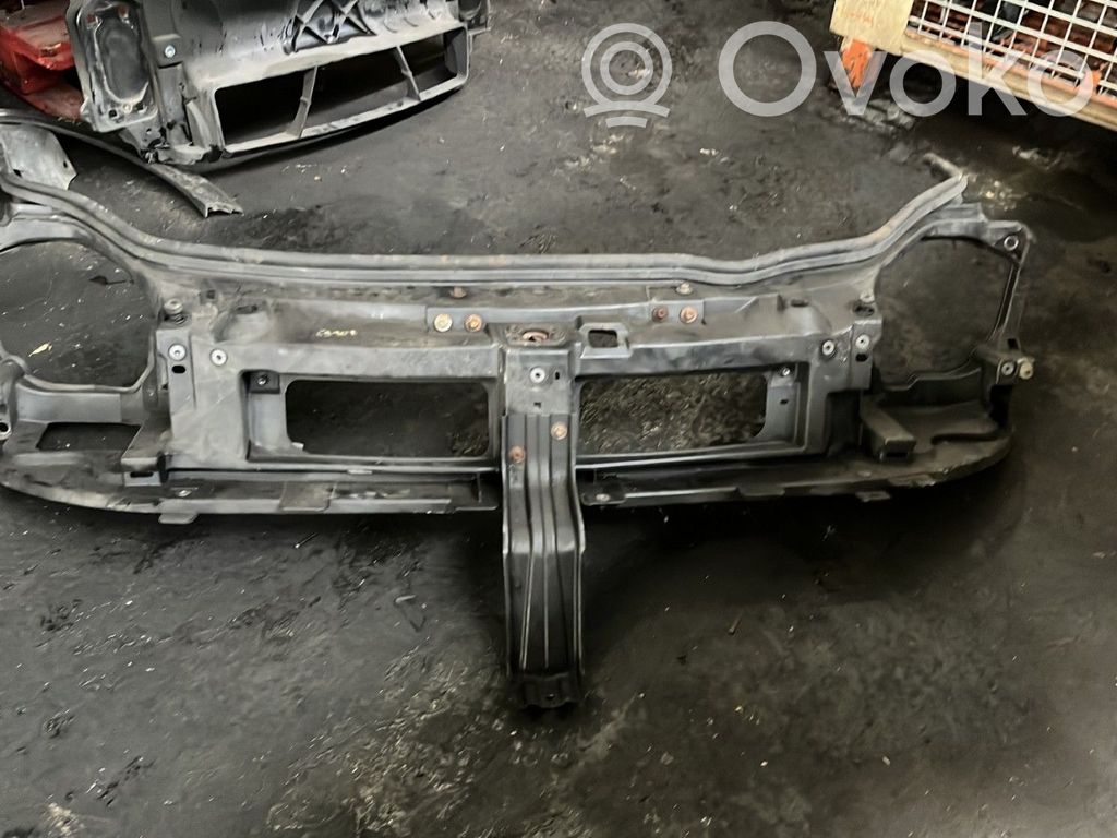 Opel Vivaro Panel mocowania chłodnicy / góra 