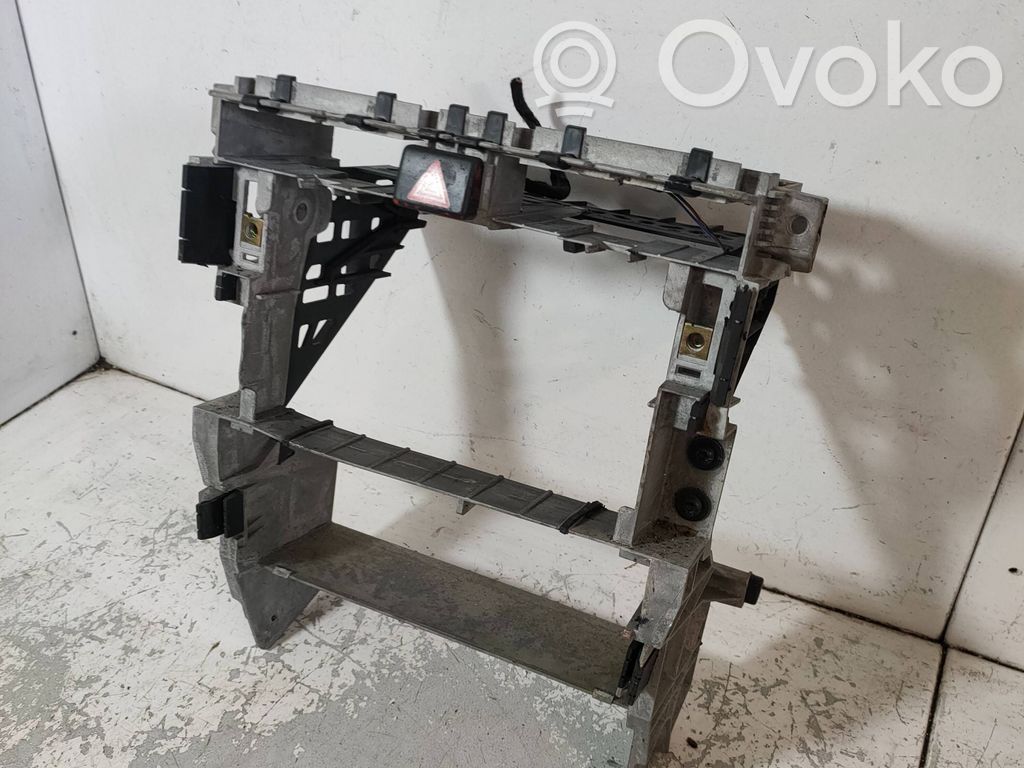 Audi A4 S4 B6 8E 8H Rămă unitate radio/GPS 