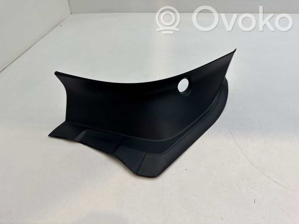 Polestar 2 Rear/tail light trim molding 