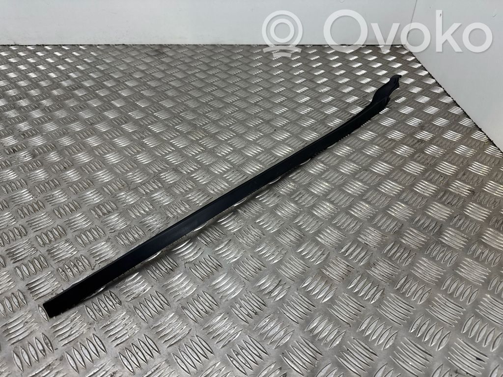 Jaguar XE Tuulilasin lista 