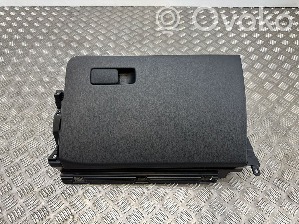 KIA Ceed Daiktadėžė 