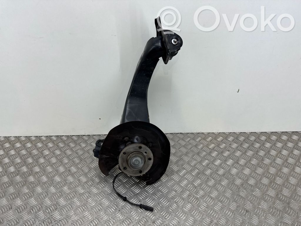 BMW 2 F45 Zwrotnica koła tylnego 