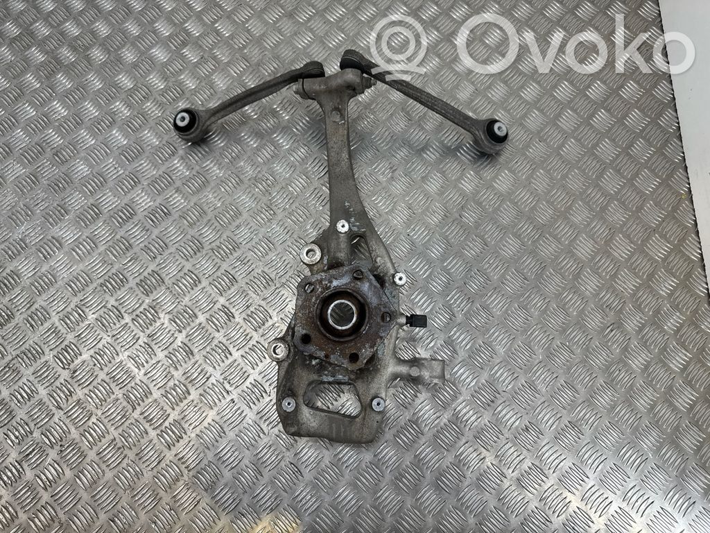 Audi A4 S4 B9 Priekinė stebulė 