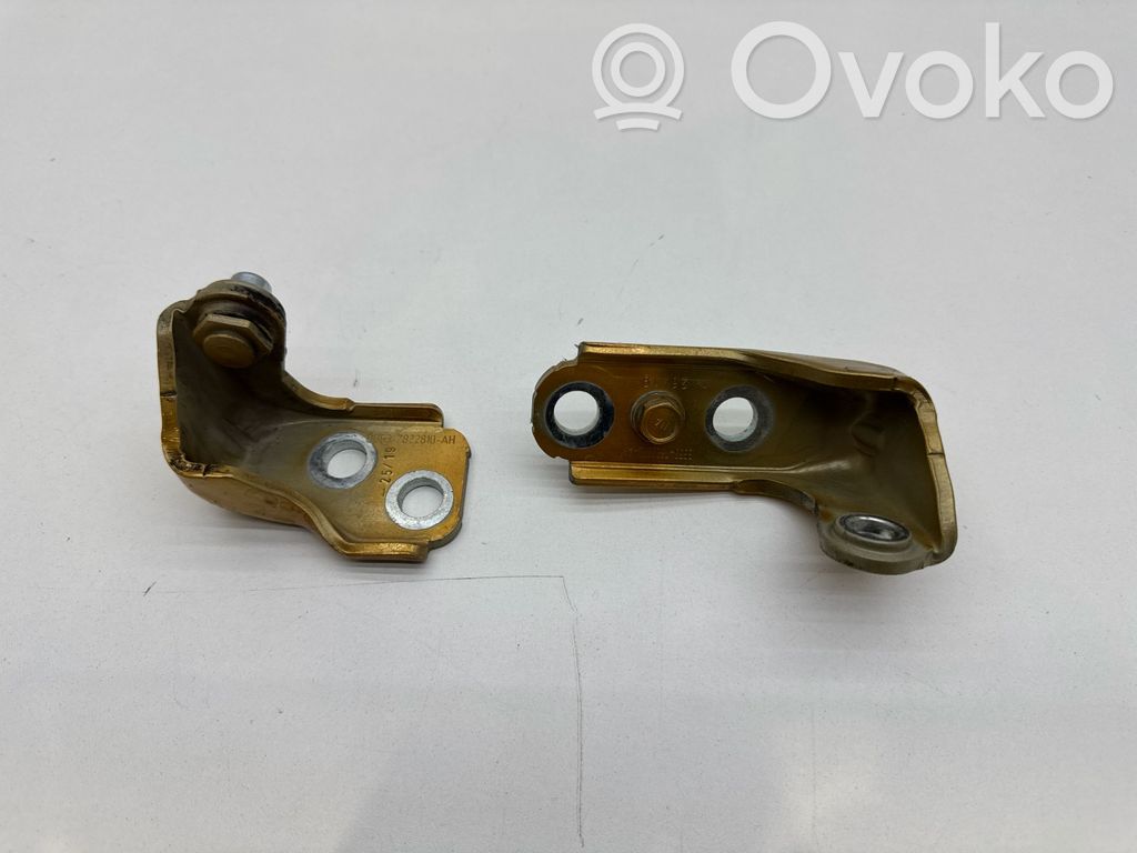 Ford Ecosport Front door hinge set 