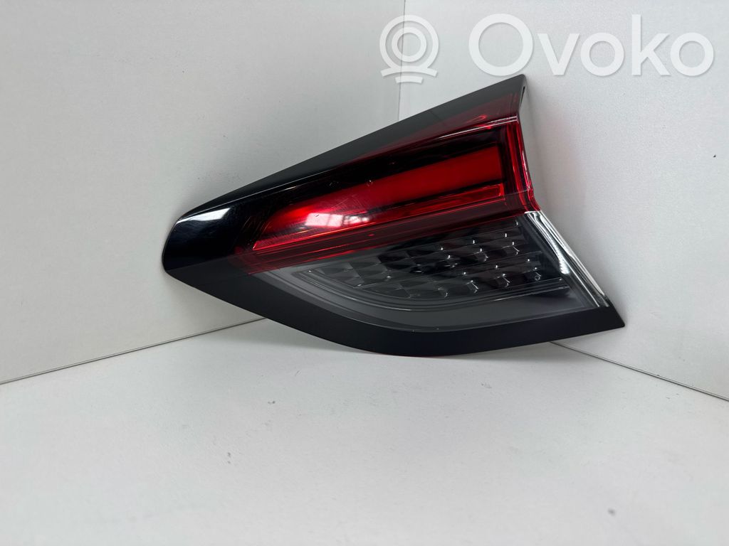 Opel Corsa F Lampy tylnej klapy bagażnika 