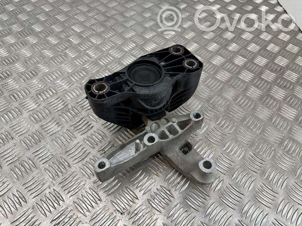 Renault Megane IV Engine mount bracket 