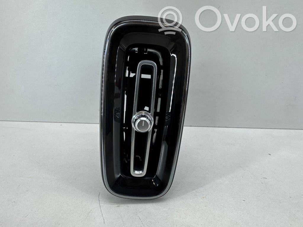 Volvo XC40 Boczna kratka nawiewu deski rozdzielczej 