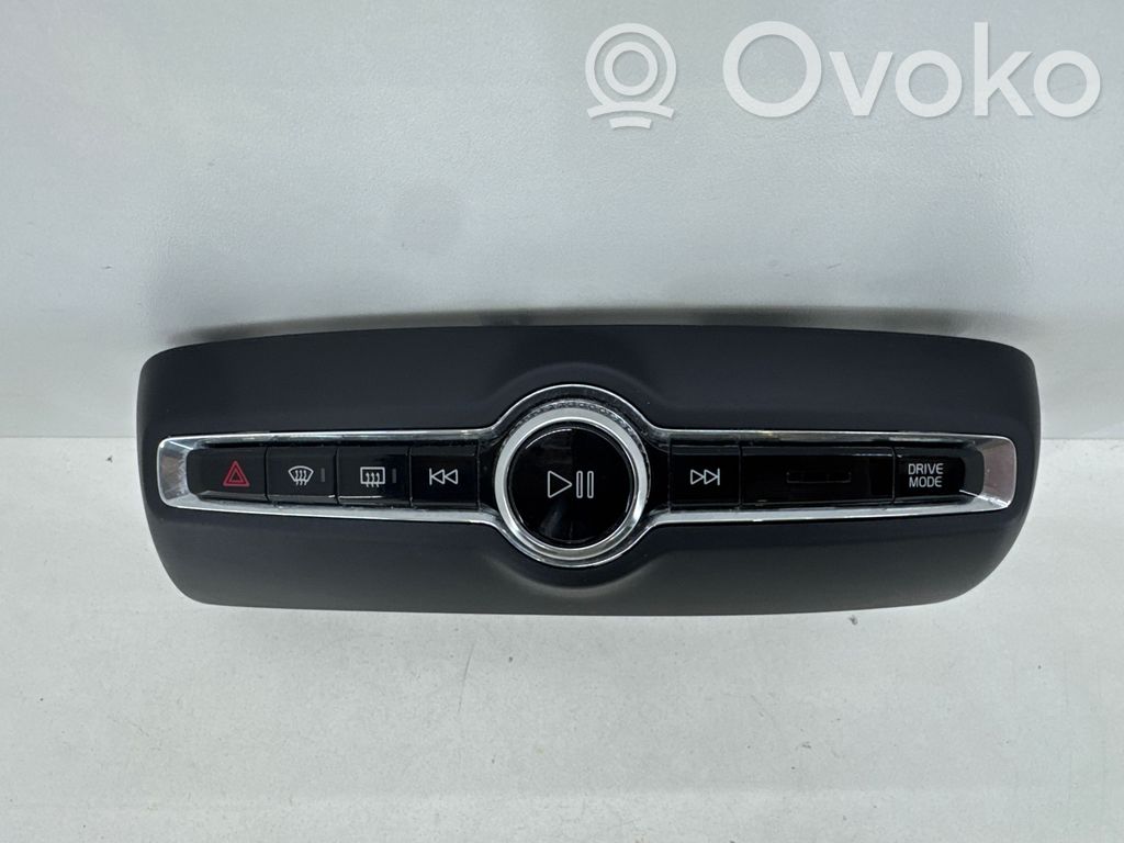 Volvo XC40 Unidad central de control multimedia 