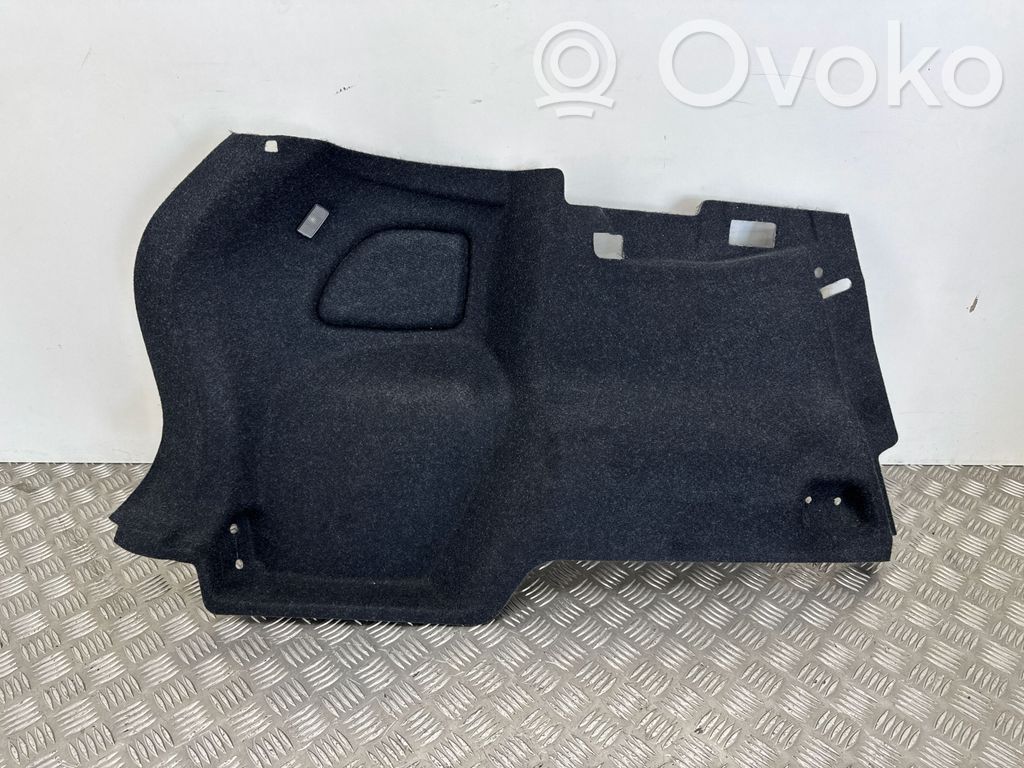 Volvo XC40 Boczek / Tapicerka / bagażnika 