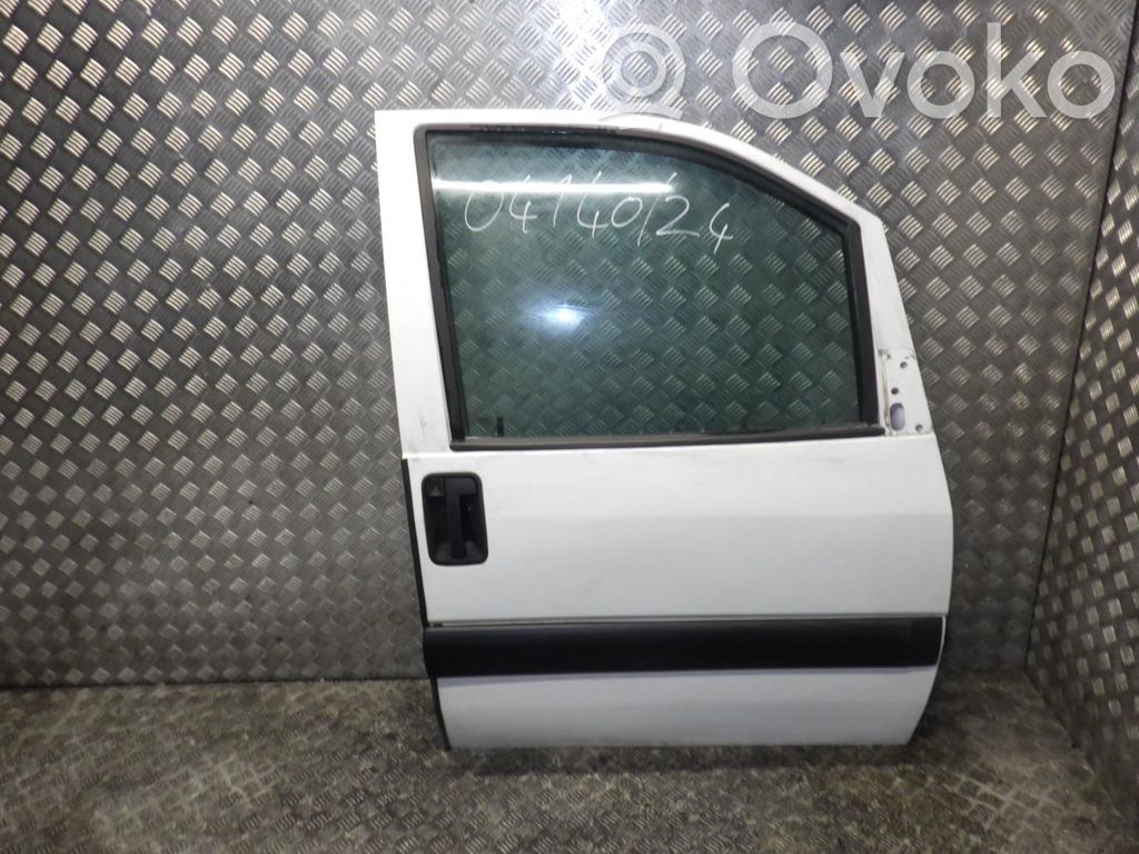 Porte avant   9004C6
