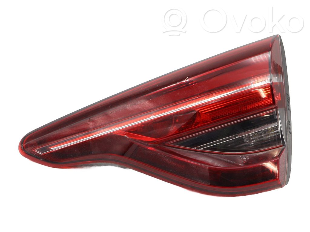Tailgate rear/tail lights