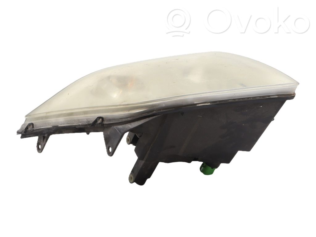Headlight/headlamp   1684410