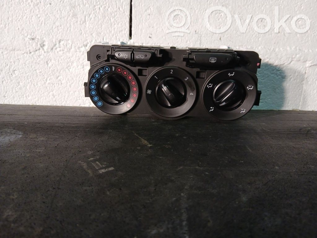 Climate control unit   39021463
