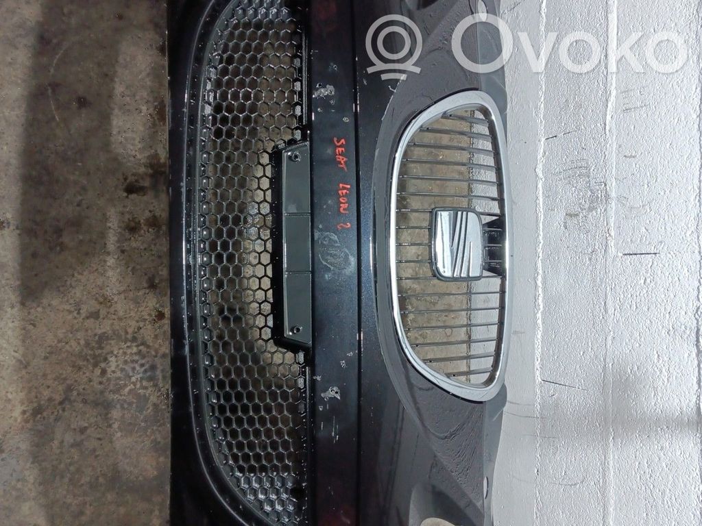 Seat Leon (1P) Bară față 