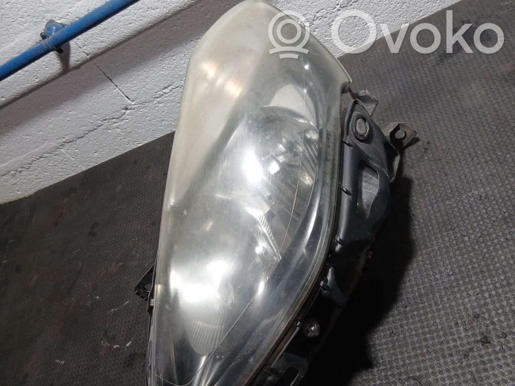 Renault Clio III Lampa przednia 