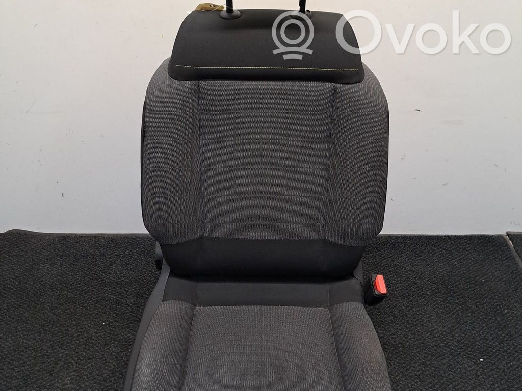 Citroen C3 Etumatkustajan istuin 