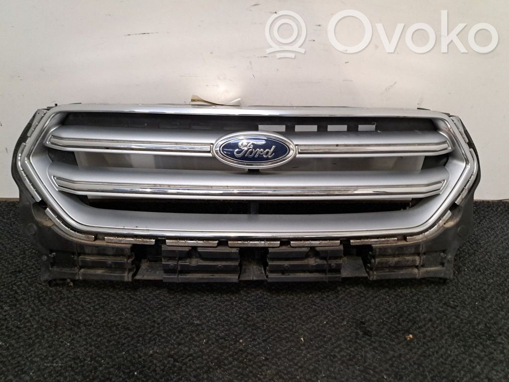 Ford Kuga II Etusäleikkö 