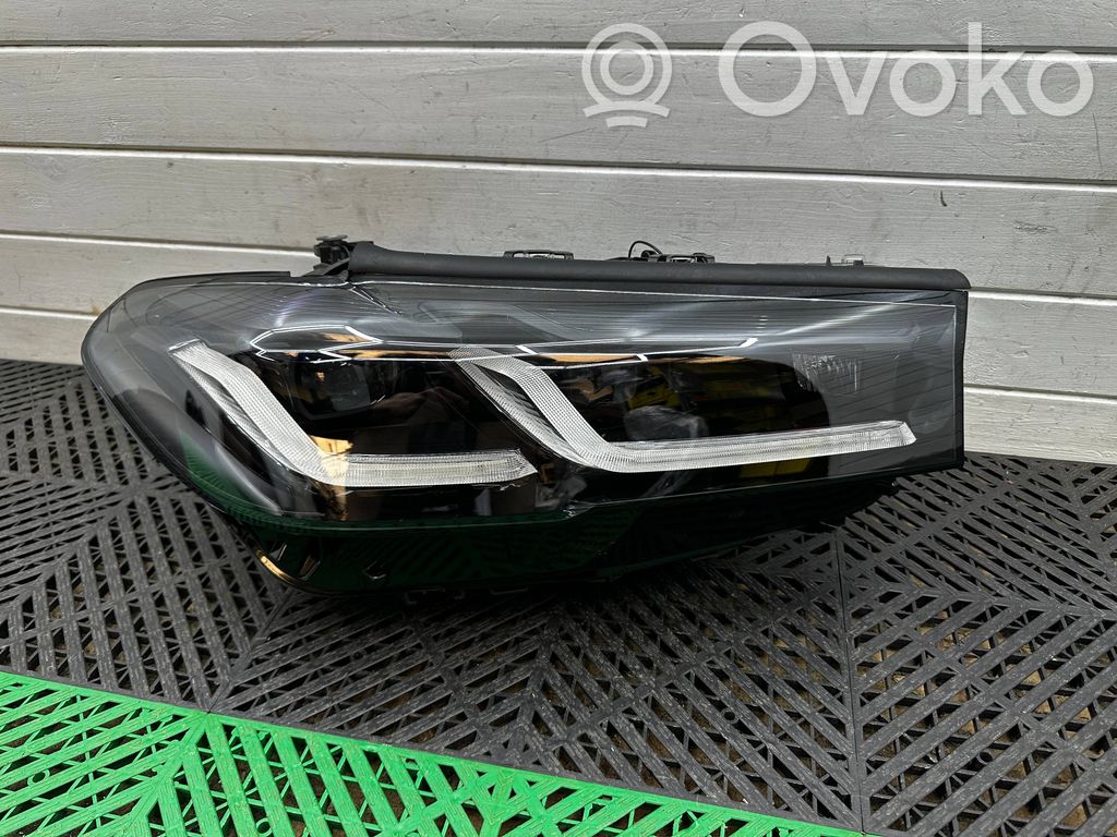 BMW 5 G30 G31 G38 Lampa przednia 