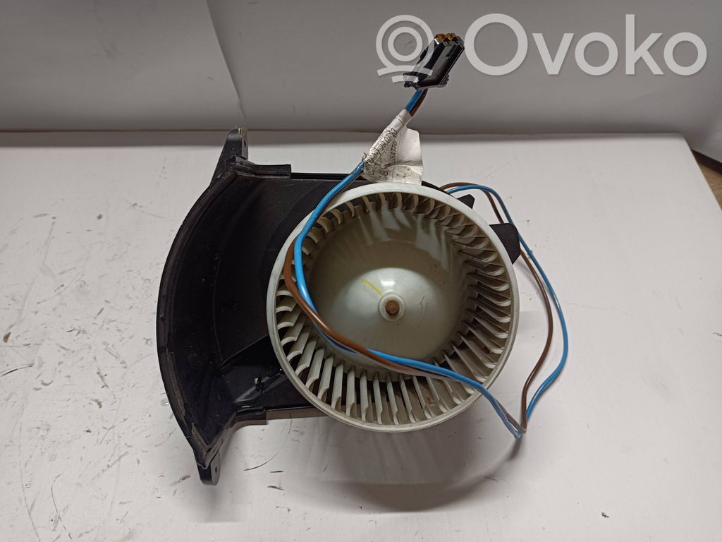 Renault Master III Mazā radiatora ventilators 