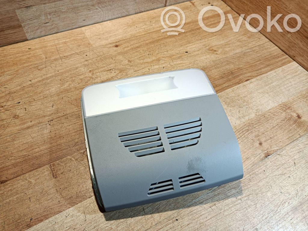 Etuistuimen valo   9149671,28090825
