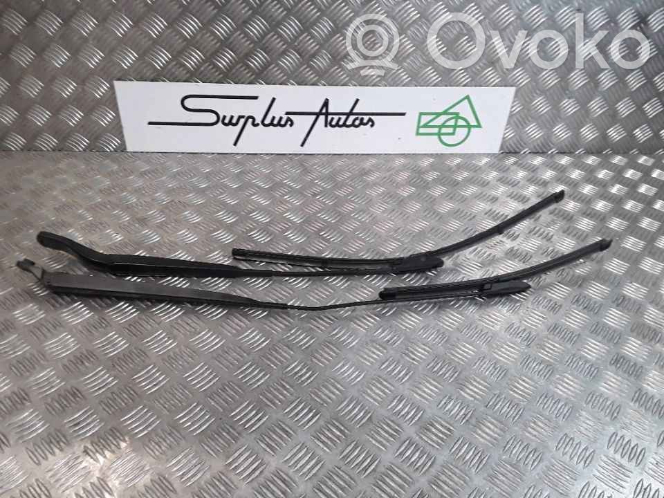 Renault Clio III Wycieraczka szyby przedniej / czołowej 