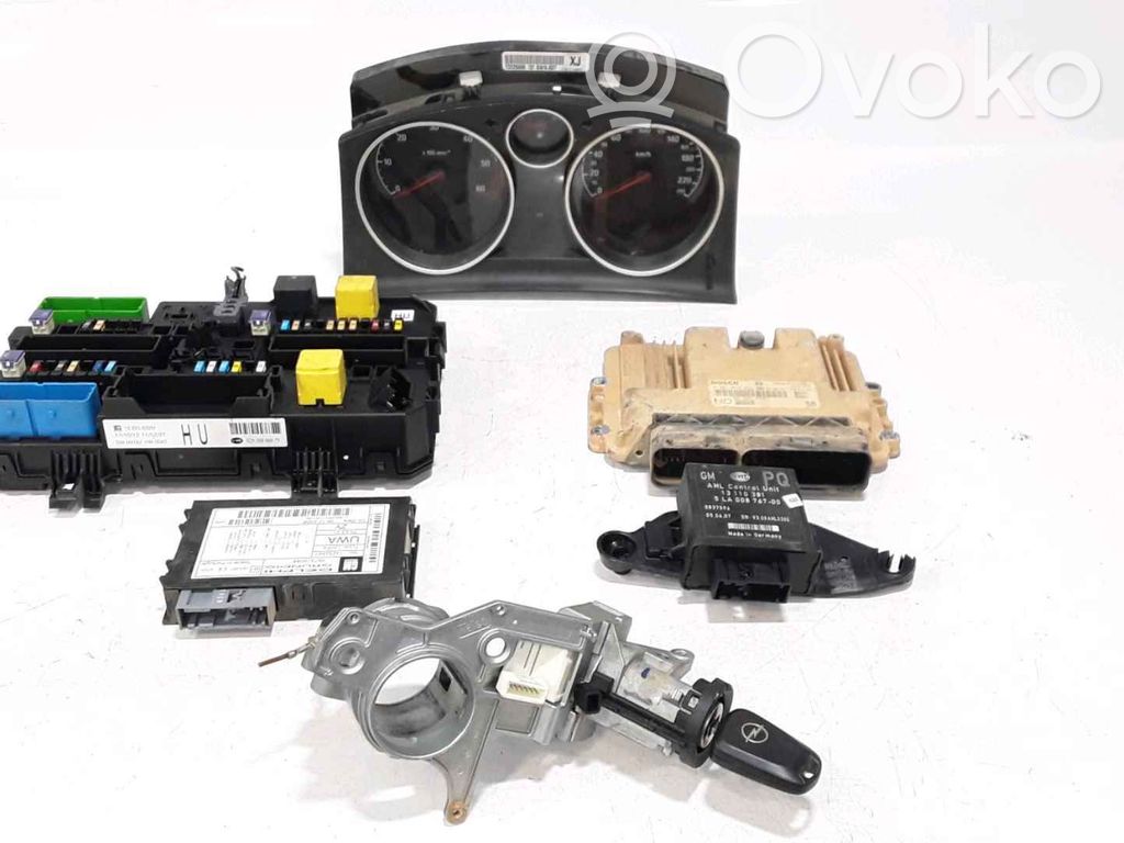 Opel Astra F Engine ECU kit and lock set 