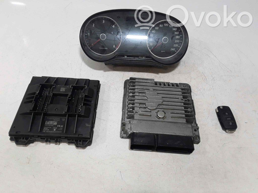 Volkswagen Polo V 6R Komputer / Sterownik ECU i komplet kluczy 