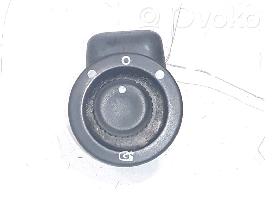 Renault Clio III Wing mirror switch 