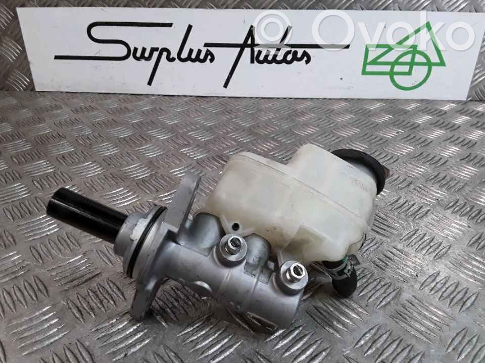 Toyota Sienna XL30 III Cilindro del sistema frenante 