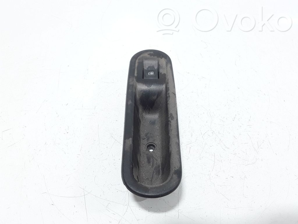 Renault Twingo III Przyciski szyb 