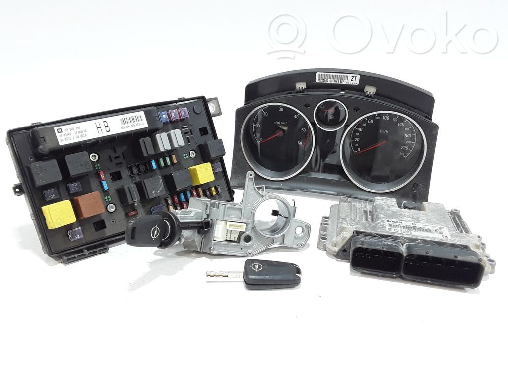 Opel Astra F Engine ECU kit and lock set 