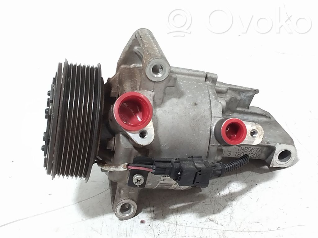 Dacia Sandero II Air conditioning (A/C) compressor (pump) 